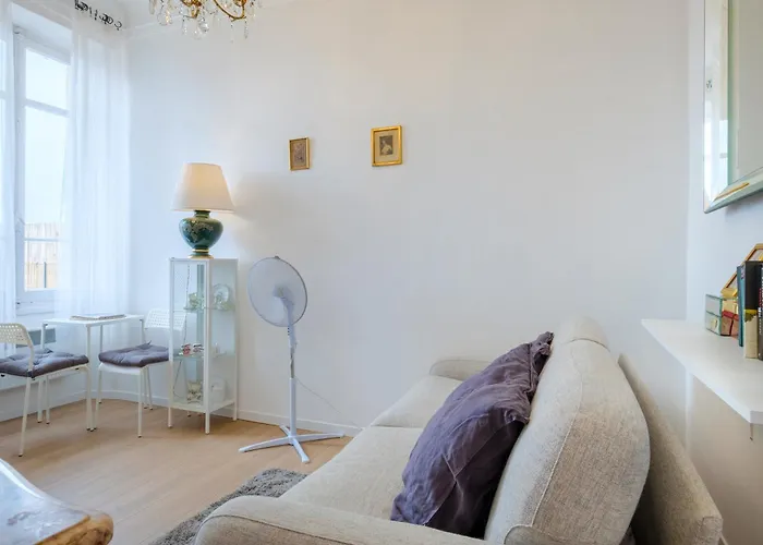 Joli Pres De Monaco アパート ボーソレイユ