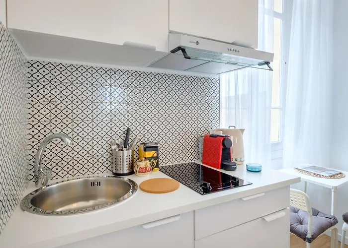 Joli Pres De Monaco アパート ボーソレイユ