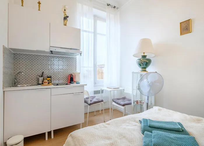 Joli Pres De Monaco アパート ボーソレイユ