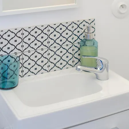 Joli Pres De Monaco شقة